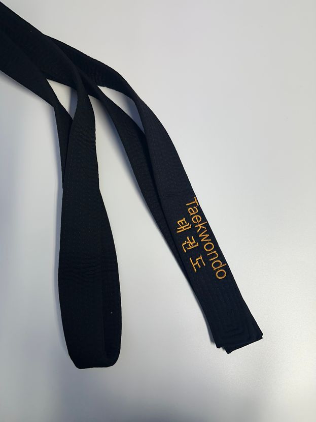 Schwarzgurt 2-zeilig bestickt mit Taekwondo 250 cm, 4,5 cm breit (%SALE)