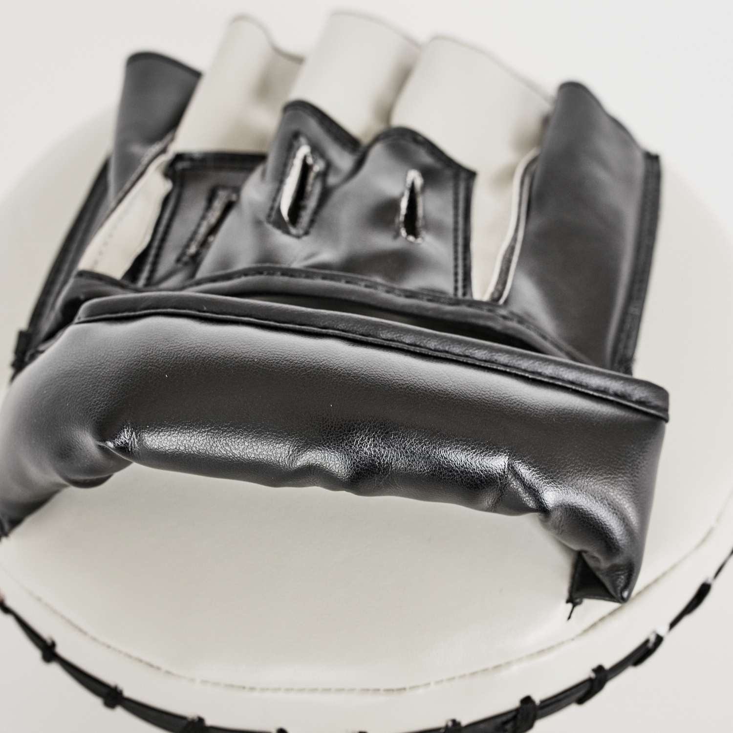 PX Paar Handpratzen Round Stone