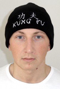 Wollmütze mit "Kung Fu" Bestickung