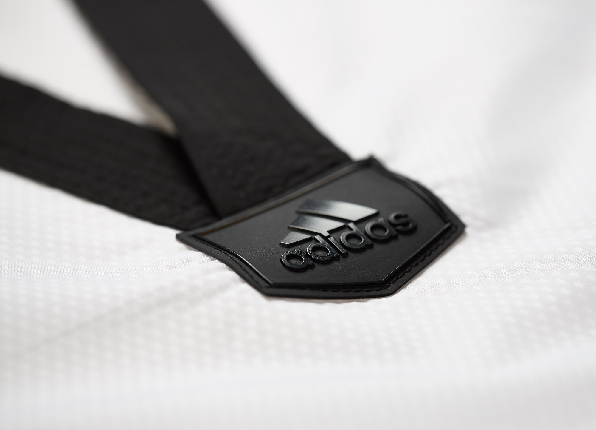 ADIDAS Taekwondo Anzug FIGHTER mit Streifen ADITF02 220