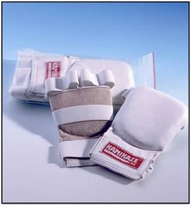 Kamikaze Karate Faustschützer Echtleder (weiß)