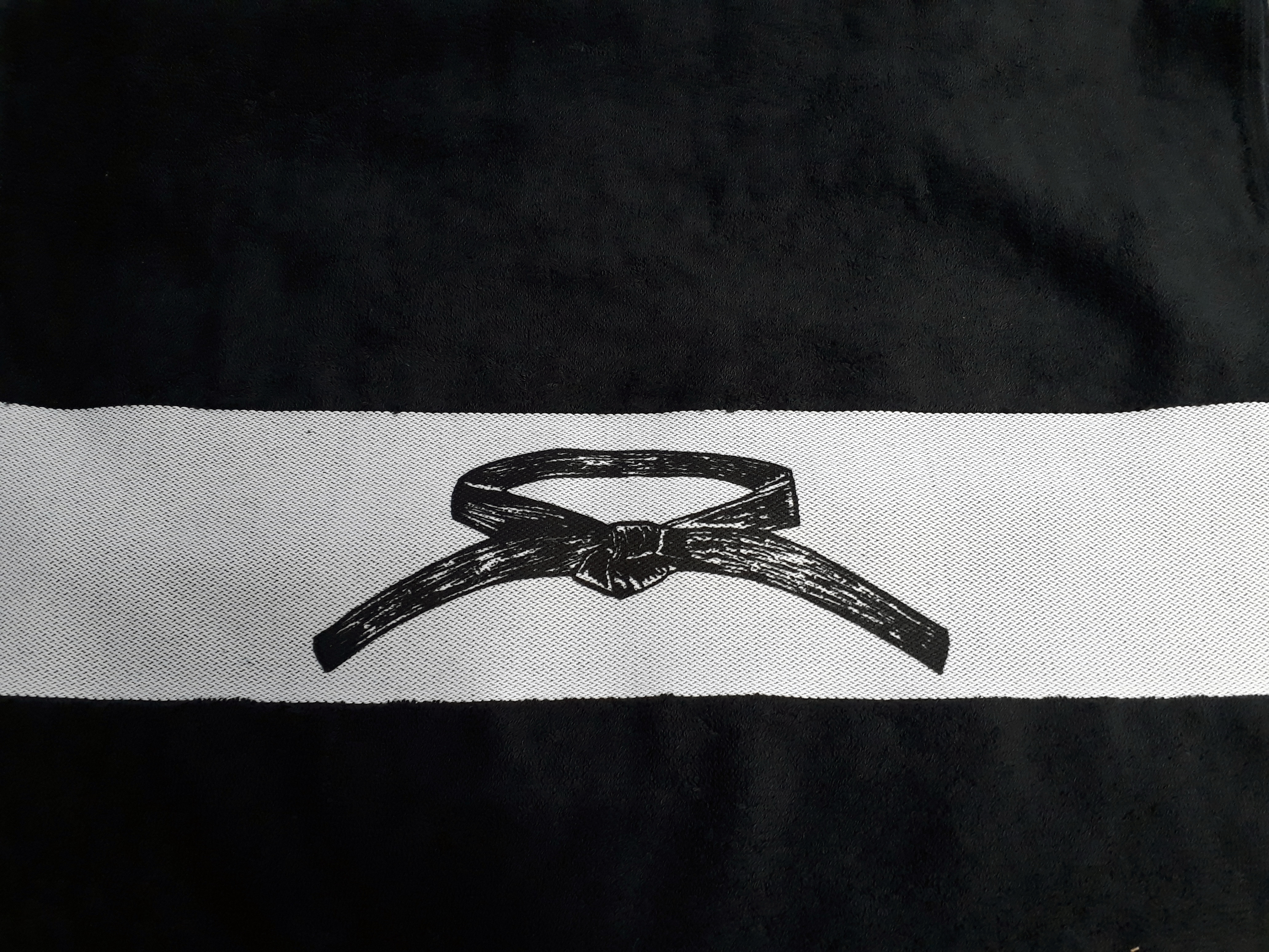 Duschtuch Black Belt schwarz mit individueller Namensbestickung Deutsch / Japanisch