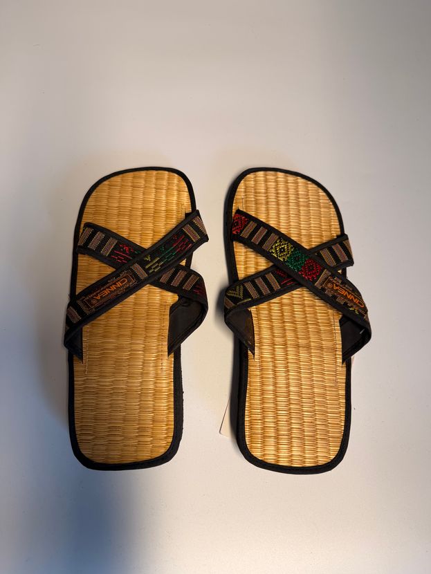 Zoris / Zimtlatschen Sonderpsten Muster mit Kreuzband 36/37