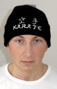 Wollmütze mit "Karate" Bestickung