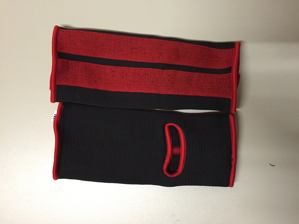 Knöchelbandage rot-schwarz