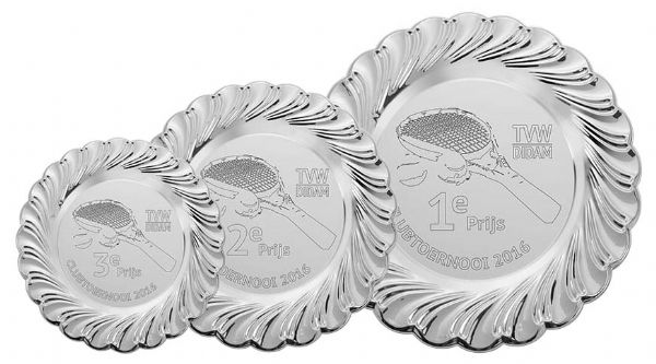 Wandteller silber mit rundum Kranz/Verzierung (D118)