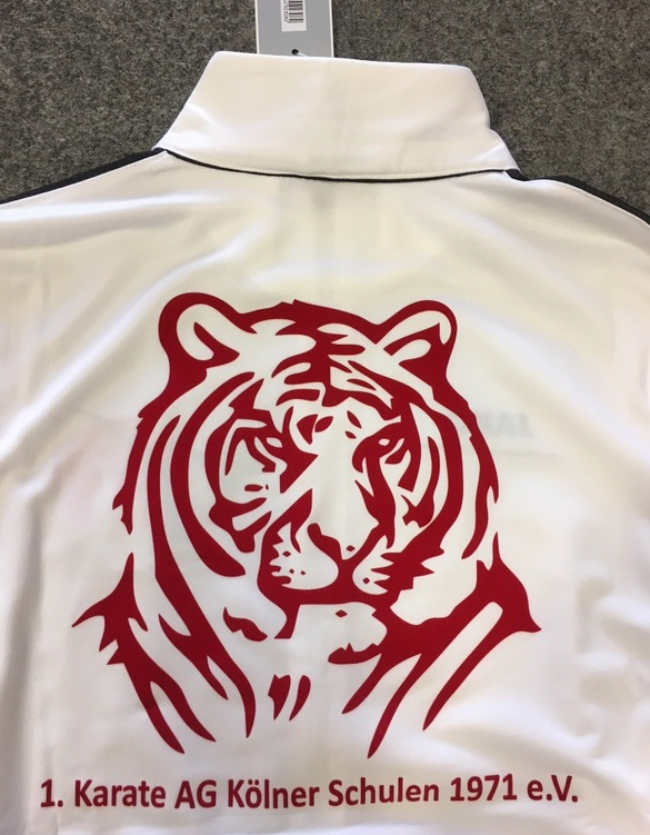 Trainingsanzug Karate-AG Kölner Schulen