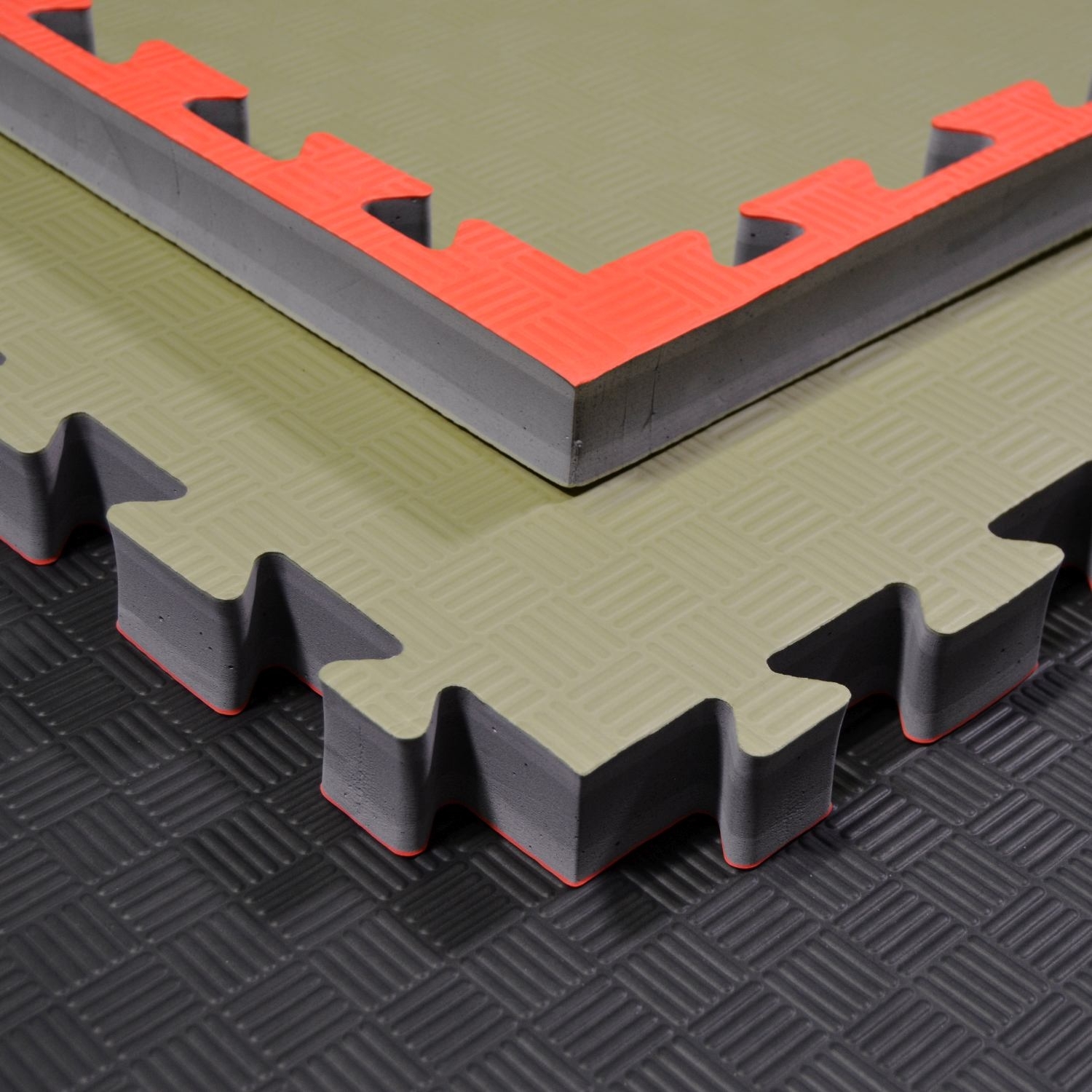 Kampfsportmatten Wendematte REGULAR Edition VERZAHNT / 100 x 100 x 4cm / GRÜN-ROT