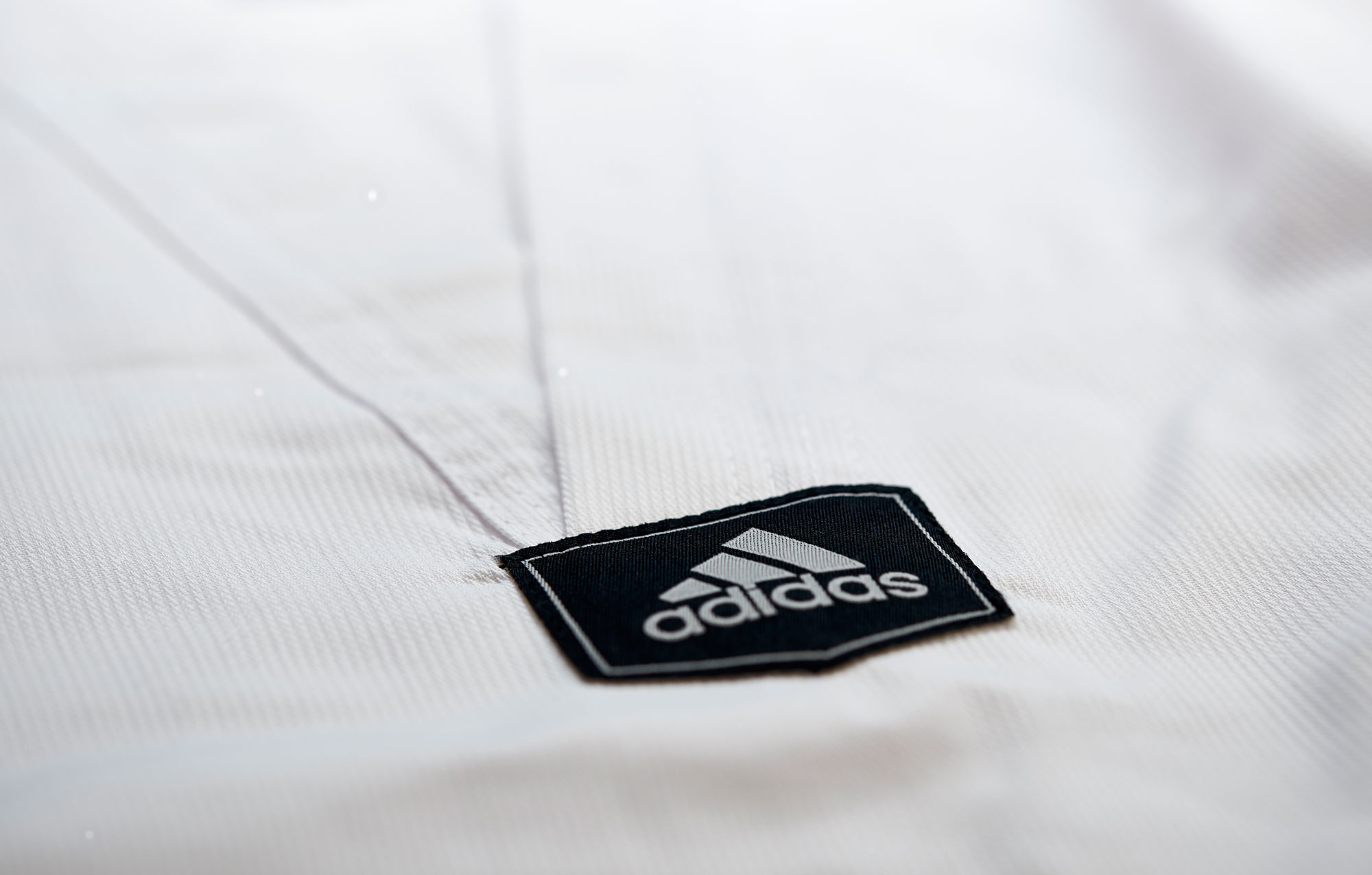 ADIDAS Taekwondo Anzug Adi Club 3 sripes weißes R. blaue Streifen 200