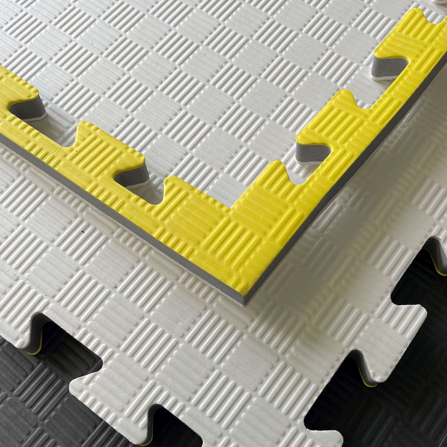 Kampfsportmatten Wendematte BUDODRAKE / 100 x 100 x 2cm / weiß-gelb