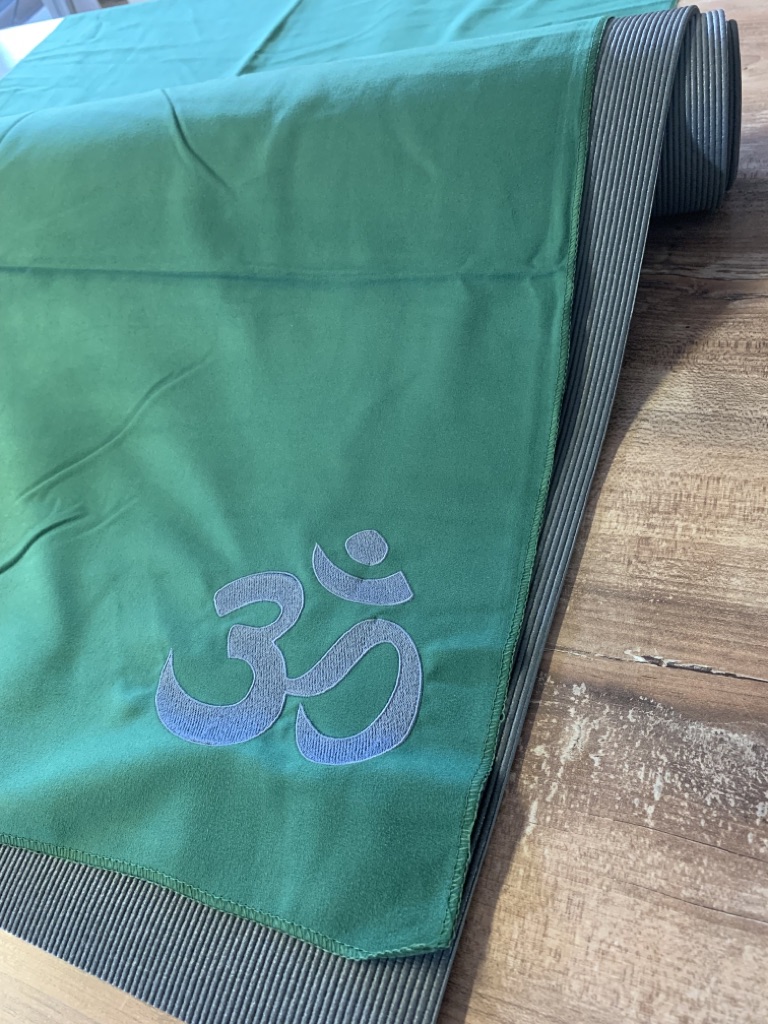 Yoga-Tuch als Unterlage für die Yoga Matte royal-blau